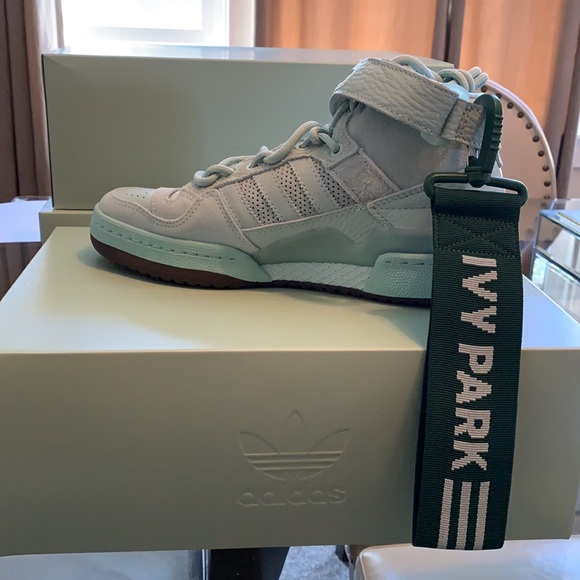 Ivy Park Forum Mid - NWT - Picture 1 of 6